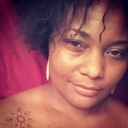 Nikki Mccray Photo 7