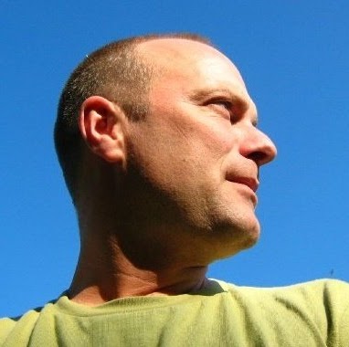 Julian Collins Photo 33