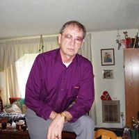 Robert Dietz Photo 32