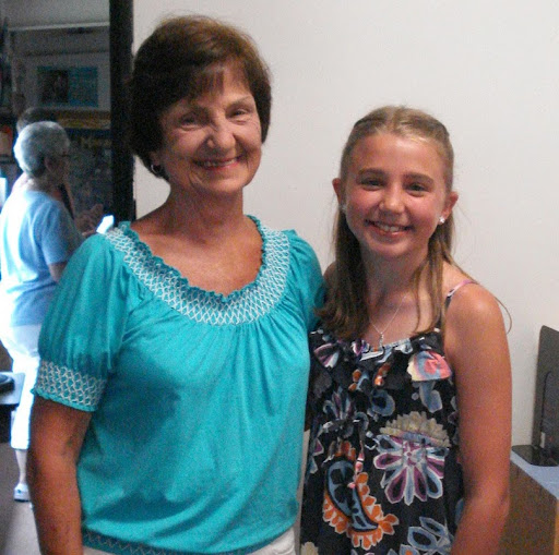 Elizabeth Hogue Photo 35