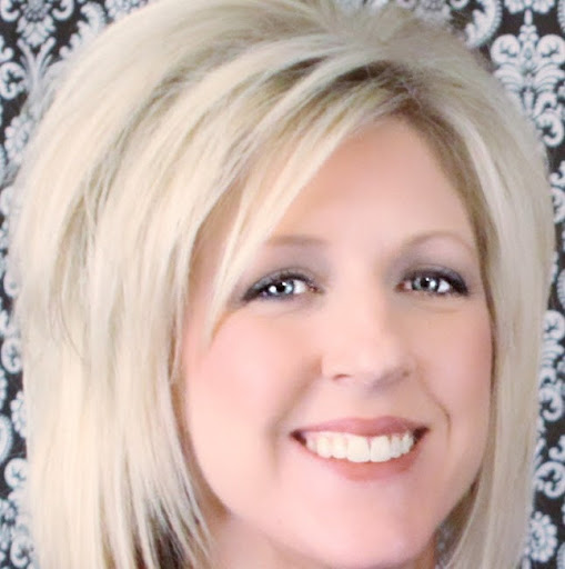 Lori Knight Photo 34