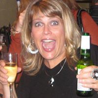 Julie Leonard Photo 26