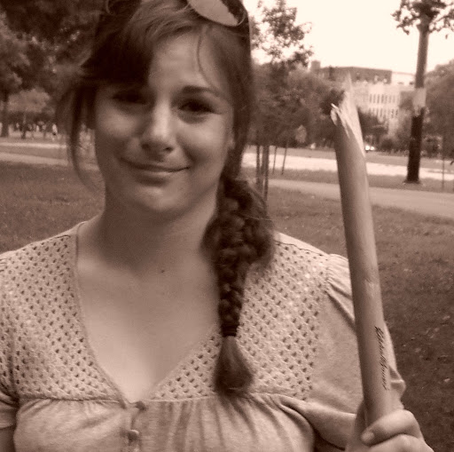 Elizabeth Stern Photo 36