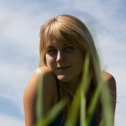 Sara Bauer Photo 36