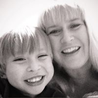Michele Gardner Photo 24