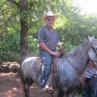 Santos Hernandez Photo 31