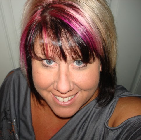 April Simpson Photo 27