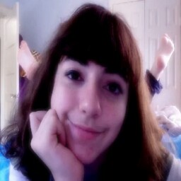 Emily Sanders Photo 35