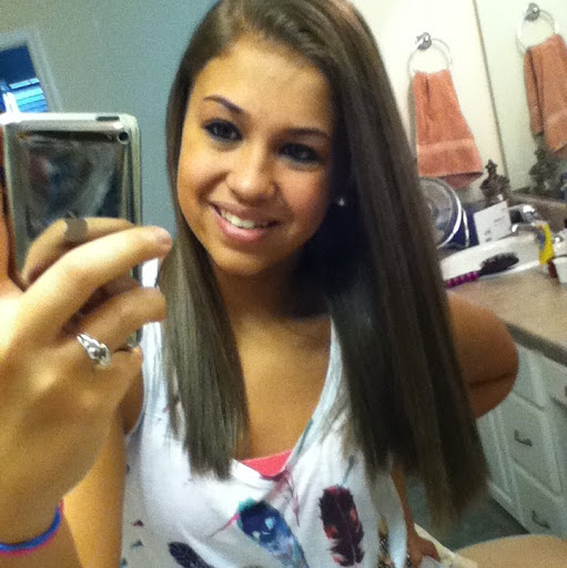 Allison Sanders Photo 29