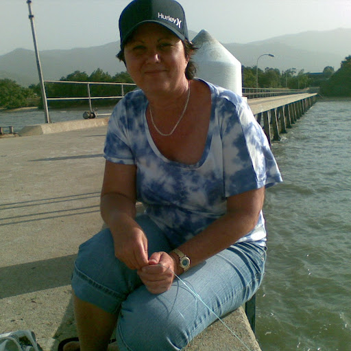 Debbie Hood Photo 32