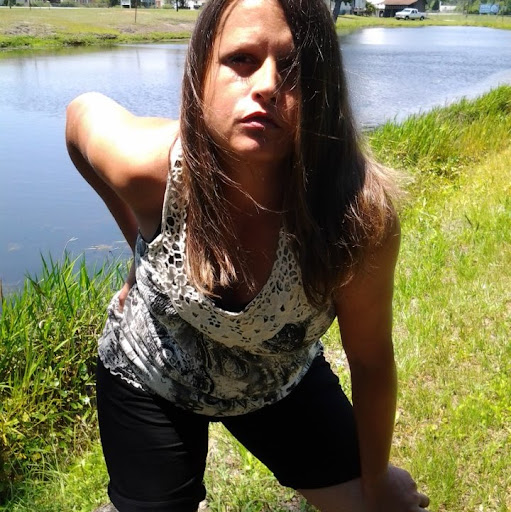 Michelle Britt Photo 39