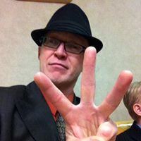 Kelly James Photo 19