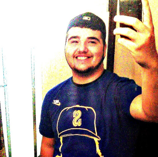 Leonel Garza Photo 9