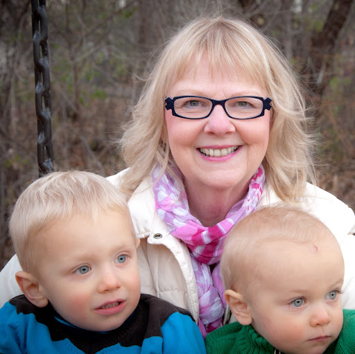 Jennifer Monson Photo 22