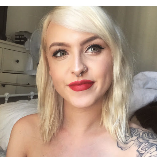Erin Elliott Photo 21