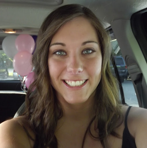 Lauren Strickland Photo 12