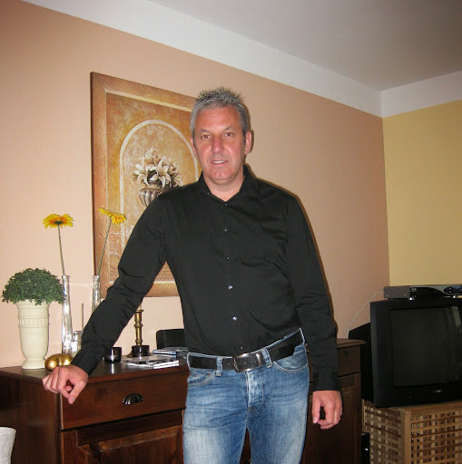 Raymond West Photo 22