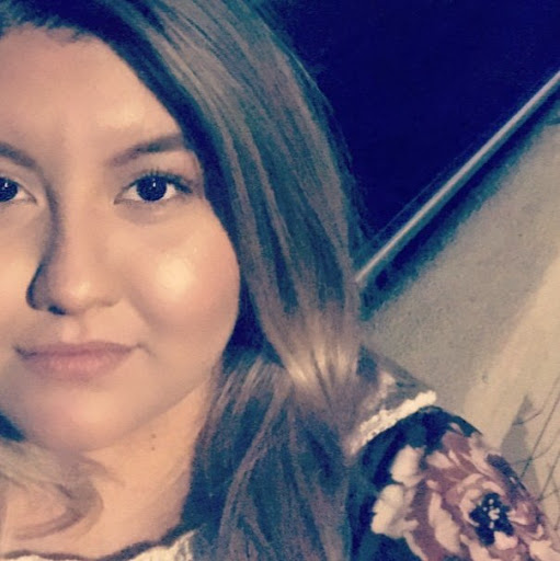 Elizabeth Avila Photo 16