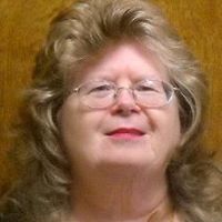 Suzanne Logan Photo 34