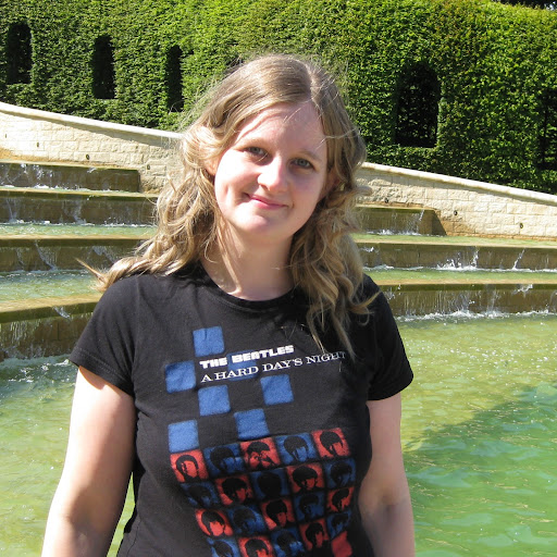 Claire Gray Photo 14