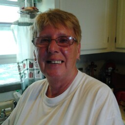Sandi Young Photo 5
