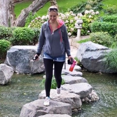 Nicole Hughes Photo 7