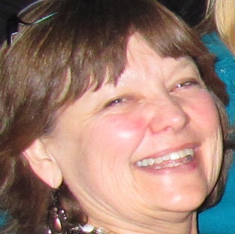 Elizabeth Ernst Photo 15