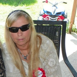 Sandy Thompson Photo 13