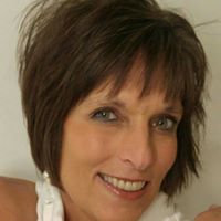 Julie Parton Photo 3