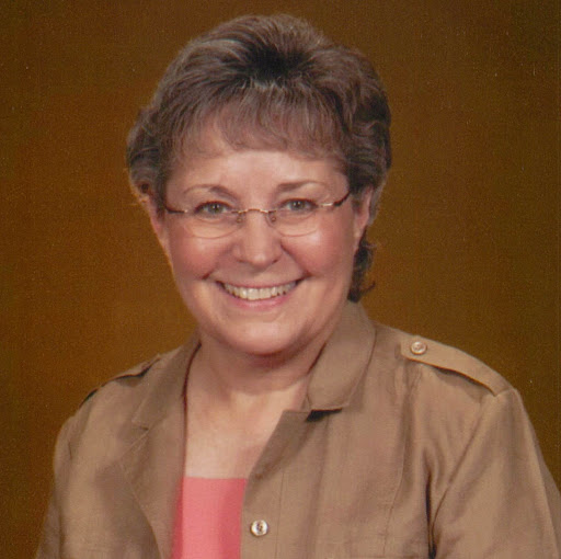 Elaine Robinson Photo 29