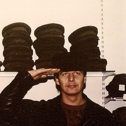 Harry Schneider Photo 38