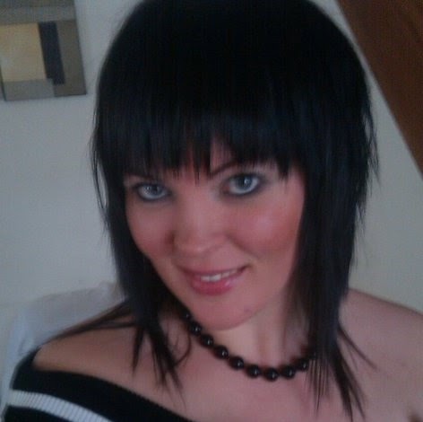 Cassandra Myers Photo 34