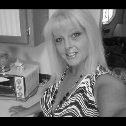 Lisa Royal Photo 10
