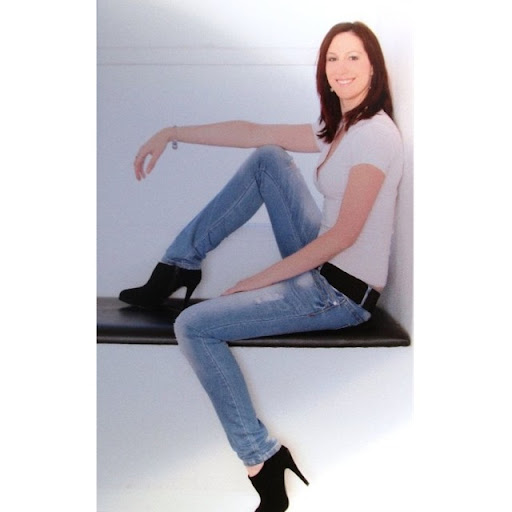 Rebecca Wyatt Photo 32