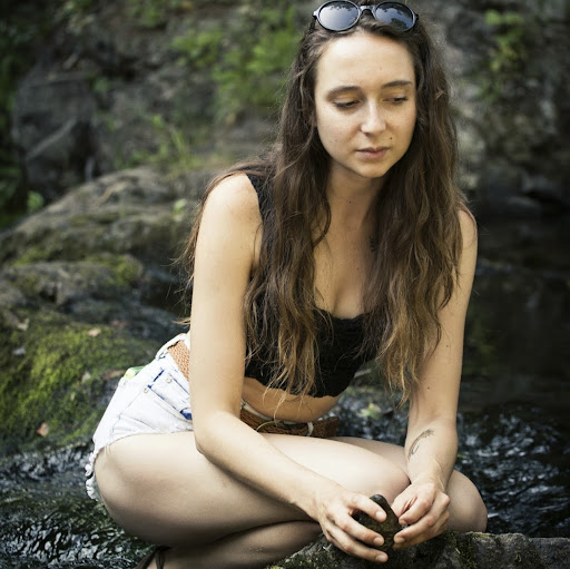 Leigh Johnson Photo 11