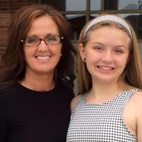 Carrie Combs Photo 10