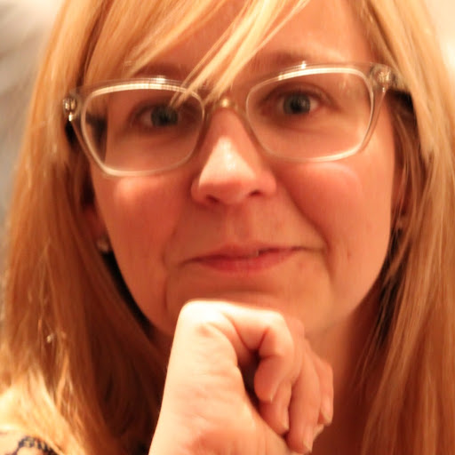 Claire King Photo 13