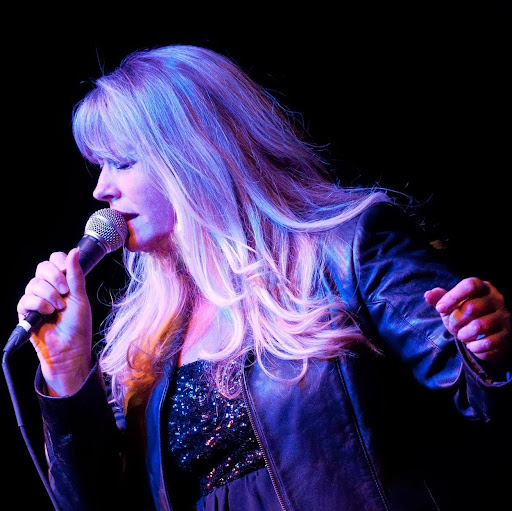 Vicki Roberts Photo 29