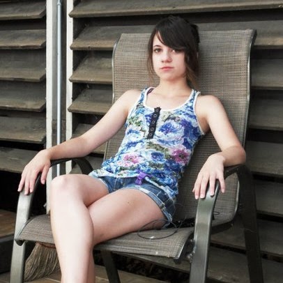 Melanie Berry Photo 32