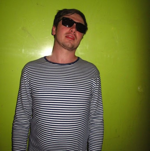 Dan Howell Photo 20