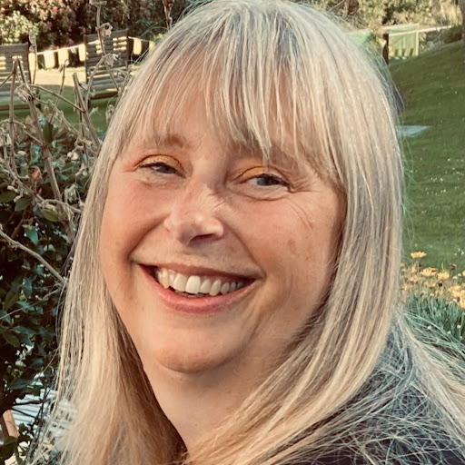 Elizabeth Shannon Photo 42