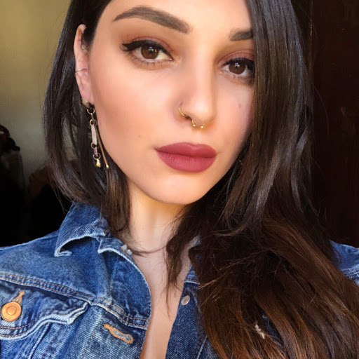 Sarah Vella Photo 36