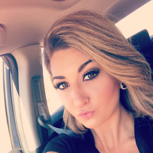 Alyssa Andrews Photo 38