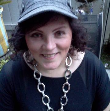Julie Simpson Photo 26