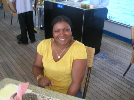 Sharon Watts Photo 26