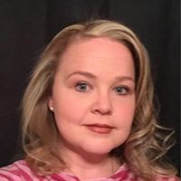 Kristin Reynolds Photo 10