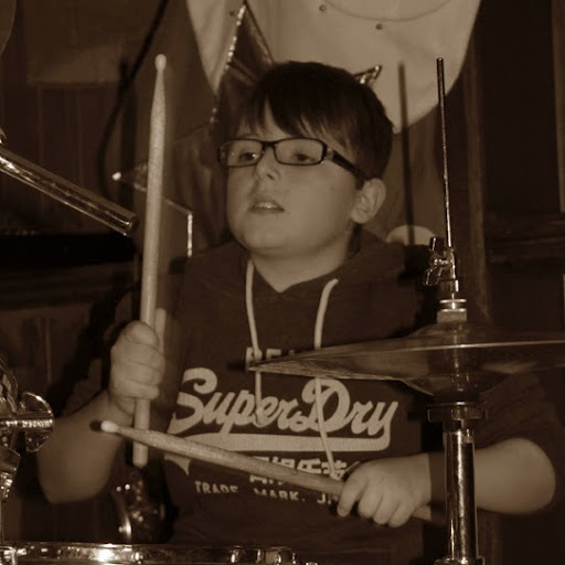 Mason Gray Photo 15
