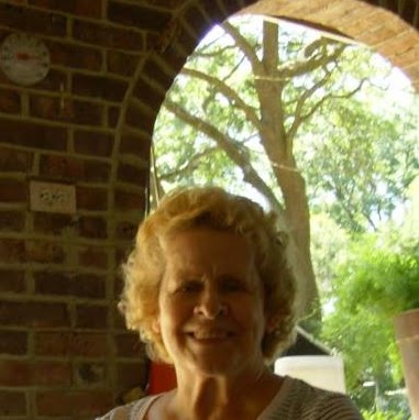 Carole Sinclair Photo 5