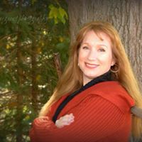 Julie Tracey Photo 6