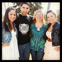 Robin Vasquez Photo 11